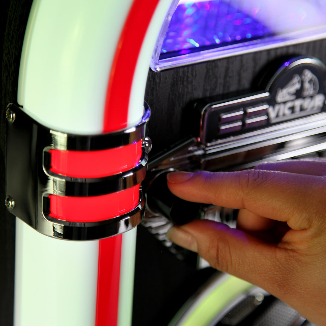 WILSHIRE 

Desktop Bluetooth® Jukebox with Multicolor LED Lighting