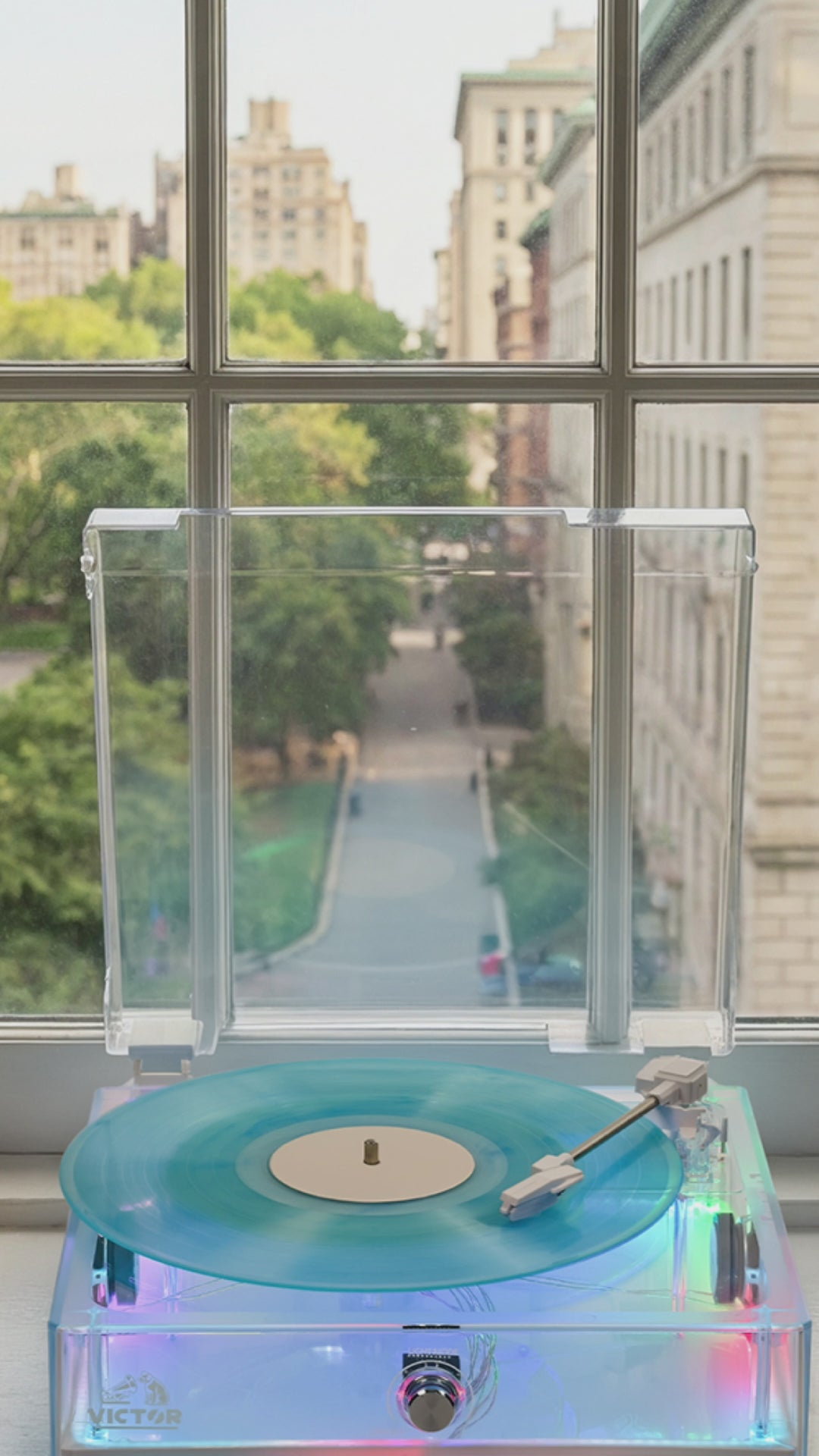 Mystic All-in-One Turntable with AudioStream™
