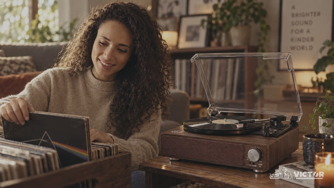 Amherst All-in-One Turntable with AudioStream™